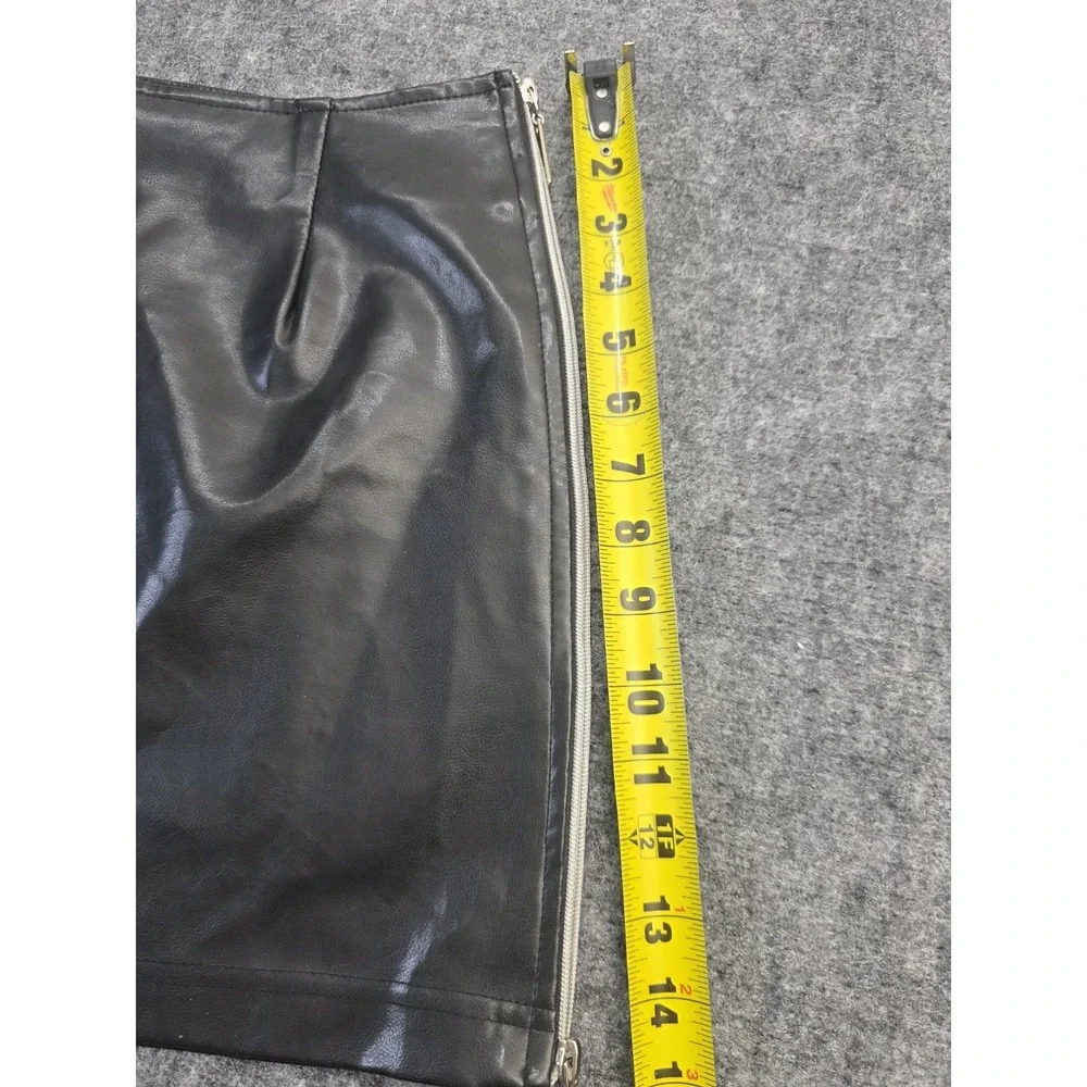 XOXO Black Faux Leather Mini‎ Skirt Solid Short Side Zip Women's Size 9